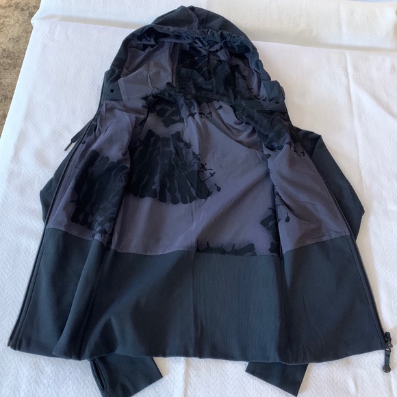 Lululemon Dance Studio Reversible Jacket, Size 4, Black (RARE) - Picture 6 of 16